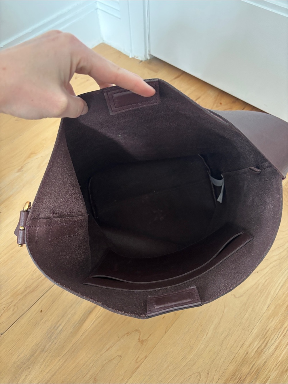 Madewell The Essential Bucket Tote in chocolate raisin - Picture 11 of 13